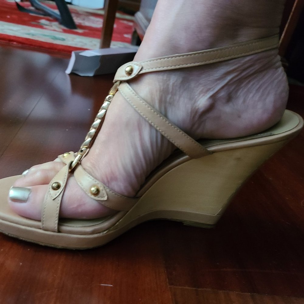 Boutique 9 Wooden Wedge Platform Sandal Size 9